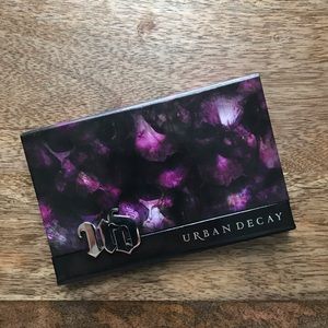 Urban Decay Beauty With An Edge Eyeshadow Palette